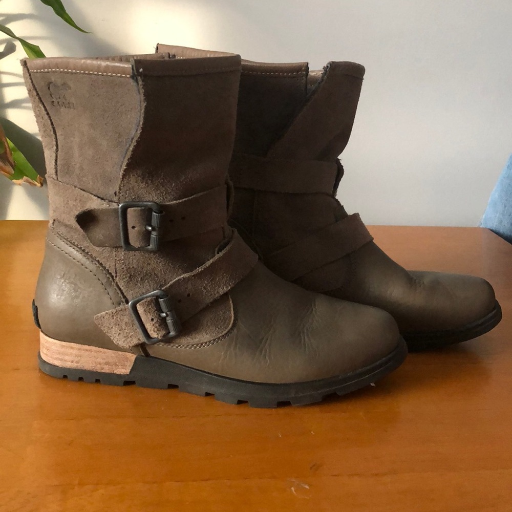 Sorel tan boots